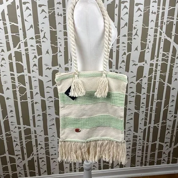 Altos de Chavon Woven Fringed Trim Market Tote - Picture 1 of 12